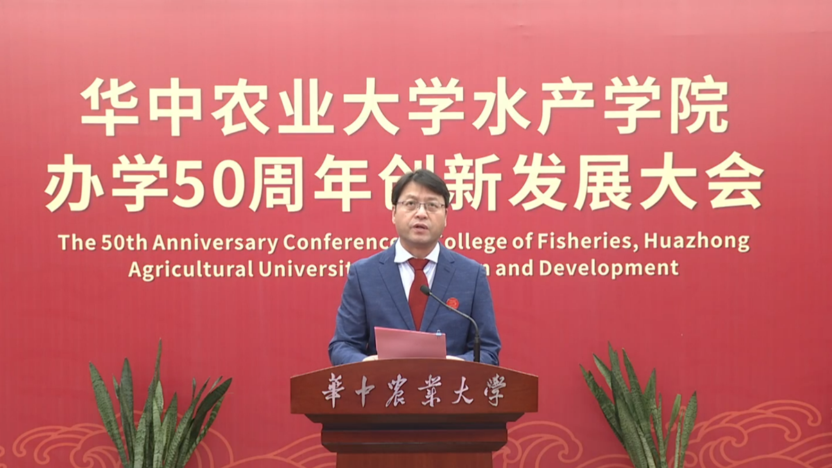 酷爱成人网
院长张永安致欢迎辞_副本